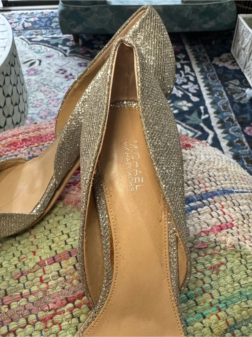 🪩👸🏼 Michael Kors Silver and Gold Glitter Pointed-Toe Stiletto Pump 👸🏼🪩